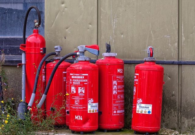 Ochrona przed ogniem: jak nowoczesne systemy przeciwpożarowe ratują życie i mienie